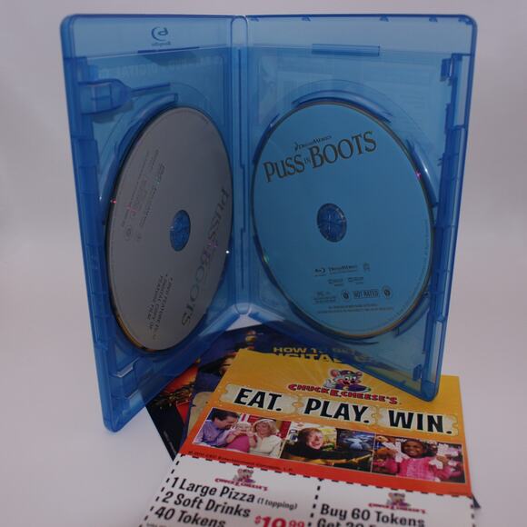 Puss in Boots (Blu-ray, DVD) with Slipcover Dreamworks - Picture 12 of 12